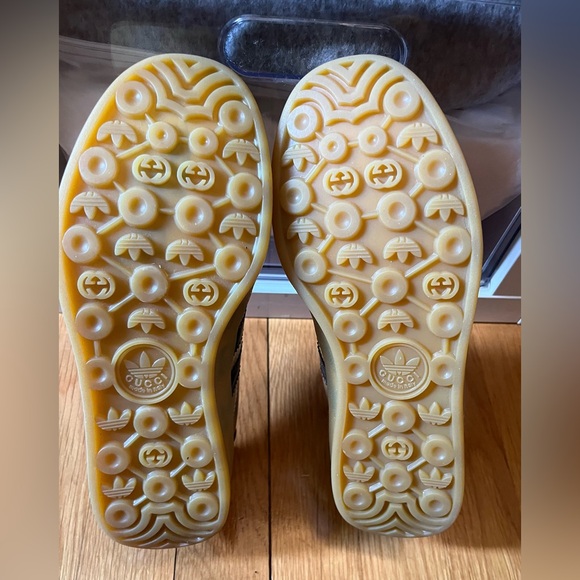 In the Styles of Gucci x Adidas Gazelle Metallic Gold Sneakers - Size 7 1/2 - Picture 7 of 9